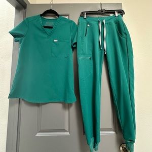 FIGS Hunter Green Set XS - Catarina Top & Zamora Joggers